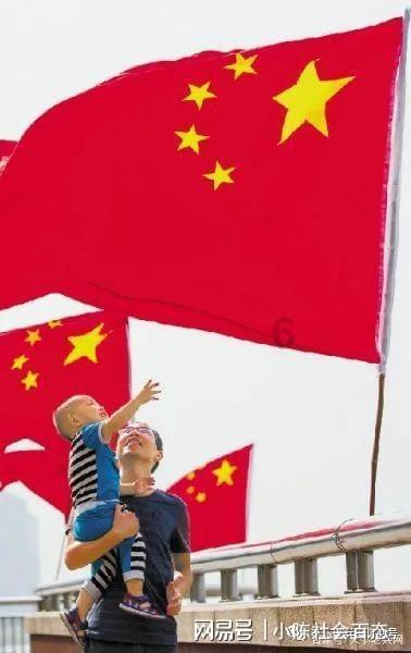 无锡一群大妈为跳广场舞,合力推开核酸亭!这群大妈们为何这么蛮横无理?-全新问答类网站,快速获取解答